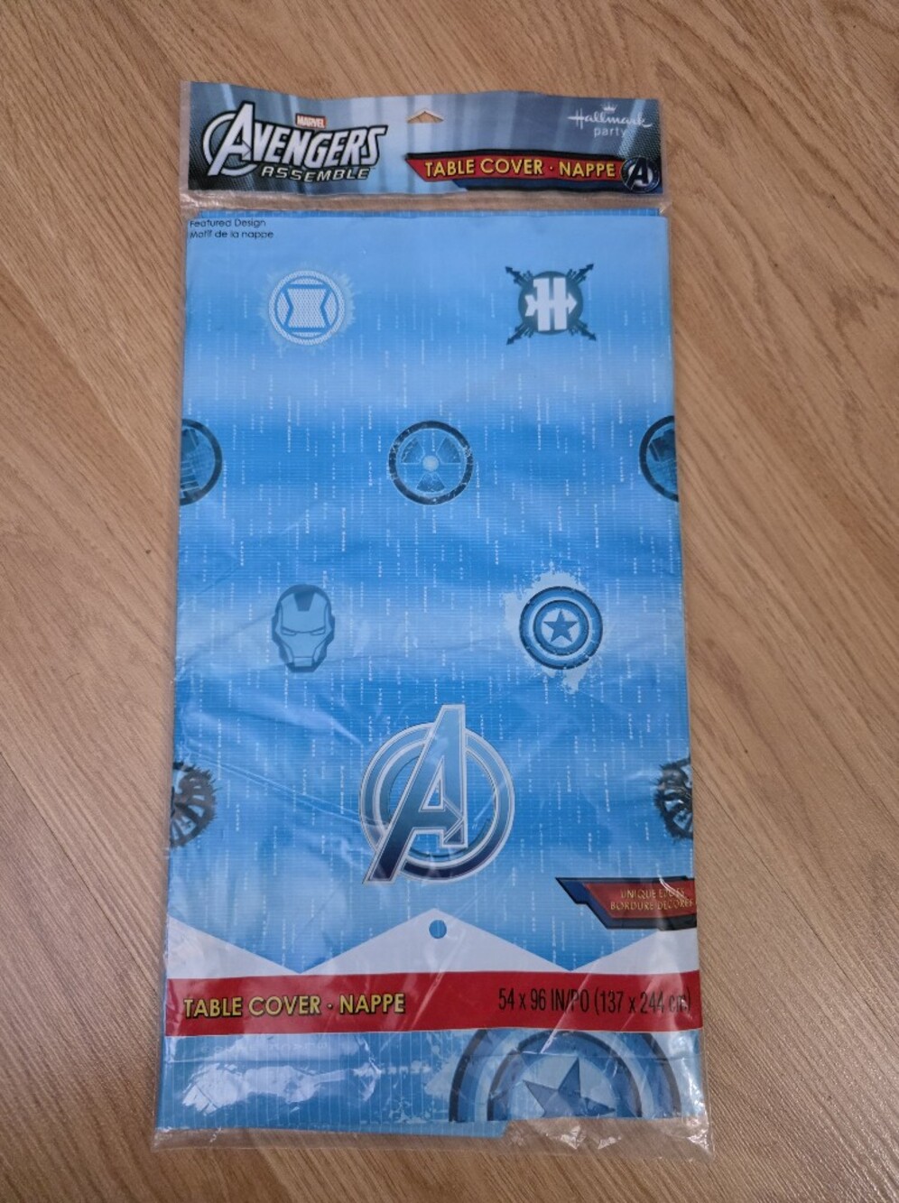 NIP Marvel Avengers Assemble Blue Hallmark Plastic table cover